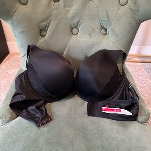 Spanx 44DDD black with lace accents bra